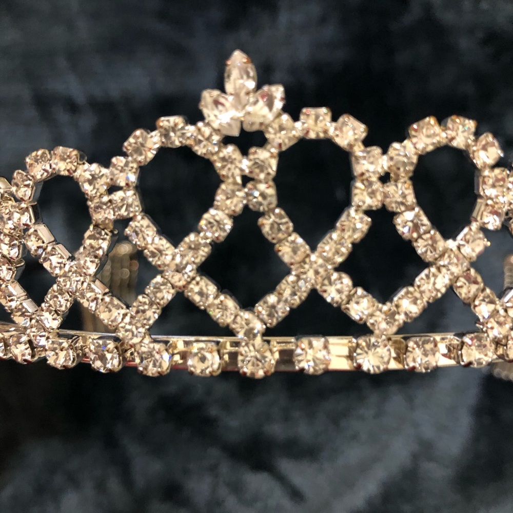 Stunning Bel Aire Bridal Tiara with Rhinestones - Picture 2 of 6